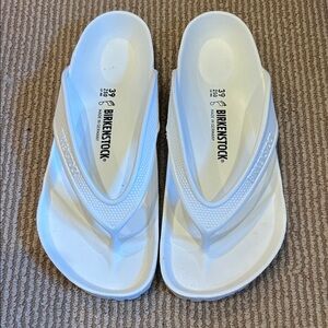 LIKE NEW Birkenstock White EVA Slip-On Thong Sandals size euro 39 / 8-8.5